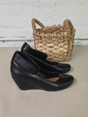 Clarks Black Leather Wedge Mary Jane with Ankle Strap 7.5 M